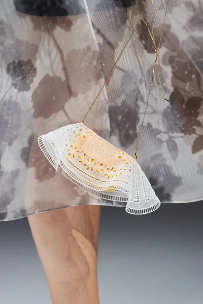 Look 95